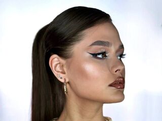 hot naked webcam girl TinyBromley