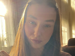 camwhore shaving pussy TristaCarmody