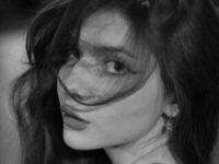 camgirl masturbating with dildo VelvetMeow