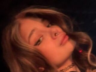 hot cam girl spreading pussy ViolaKerelina