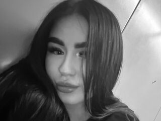 camgirl playing with vibrator YevetteStreeper